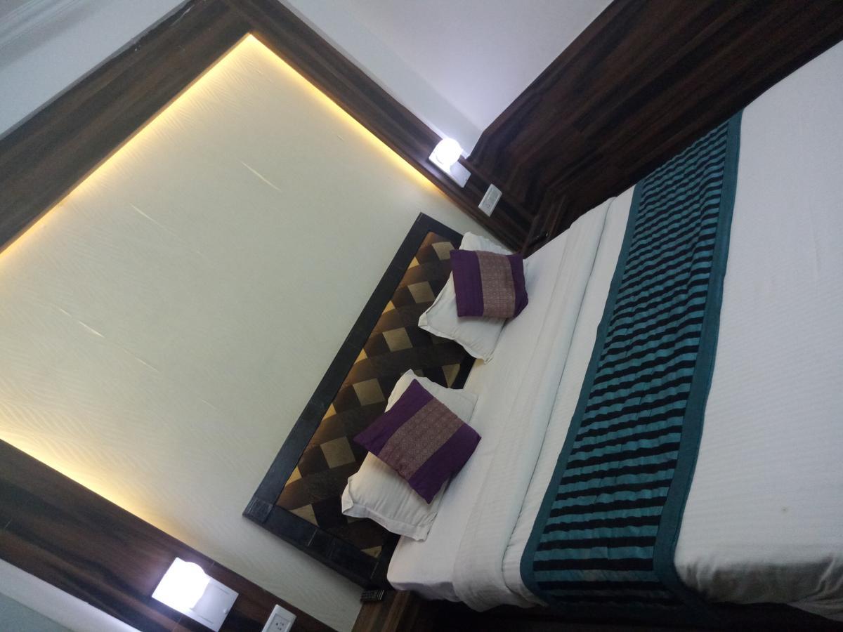 Hotel Perfect Palace 뉴델리 외부 사진