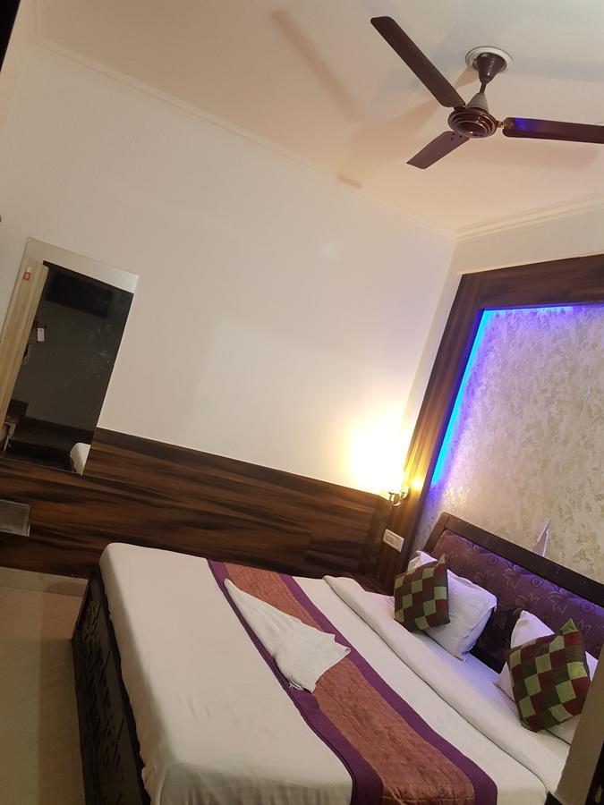 Hotel Perfect Palace 뉴델리 외부 사진