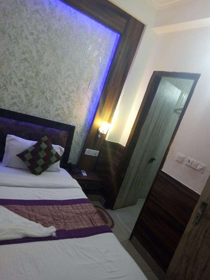 Hotel Perfect Palace 뉴델리 외부 사진